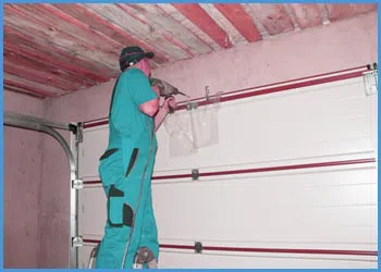 United Garage Door Newton, MA 617-987-4001 - door-maintaince-15-05m